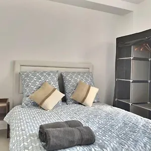 Appartement 1, Châtenay
